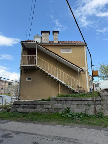 ՀՀ Լոռու մարզ, Վանաձոր համայնք, Շինարարների փողոց 2/28 